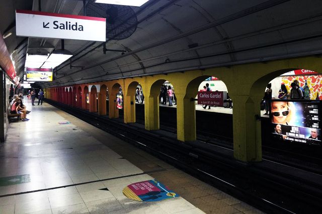 Estación Carlos Gardel de la Línea B