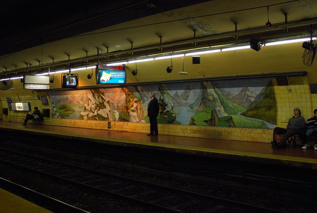 Estación Pichincha de la Línea E